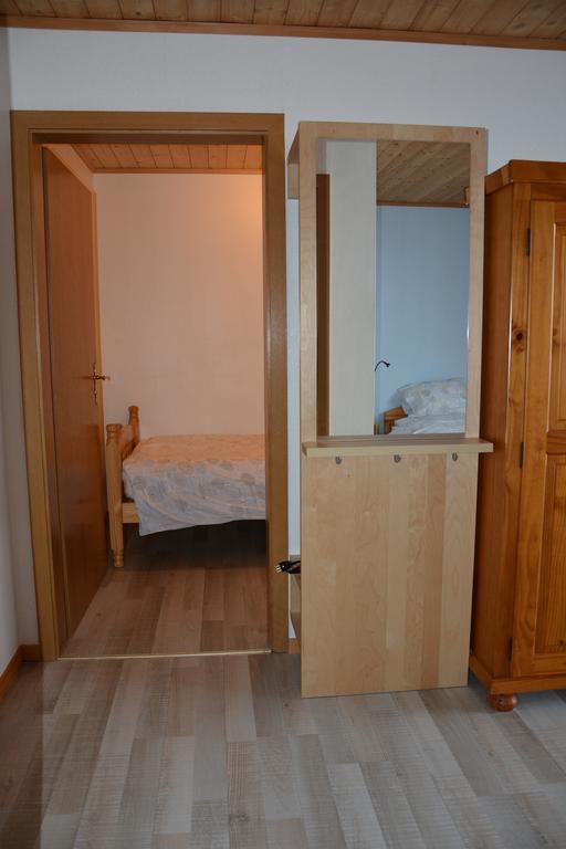 ホテル レストラン ウォリサー ソネ Reckingen 部屋 写真