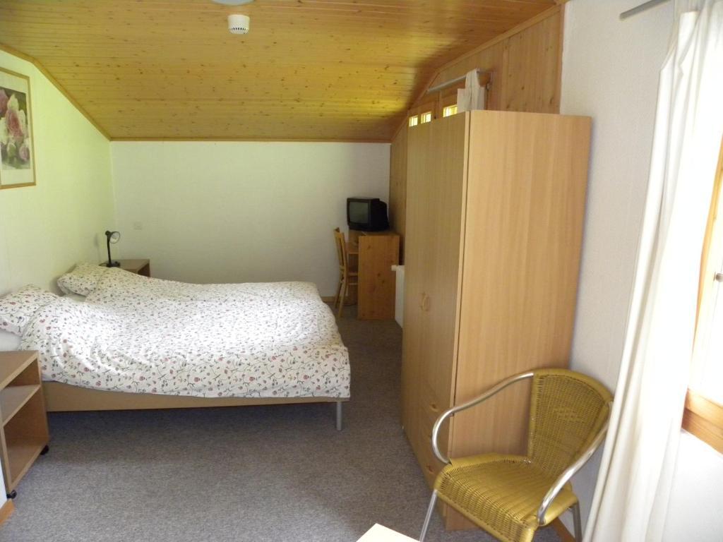 ホテル レストラン ウォリサー ソネ Reckingen 部屋 写真